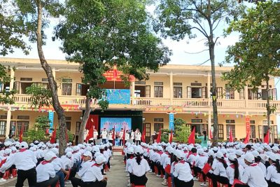 TRƯỜNG THCS YÊN PHƯƠNG TƯNG BỪNG KHAI GIẢNG NĂM HỌC MỚI 2023 – 2024